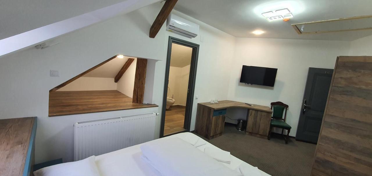 Casa Achim Hotel Baia Mare Bagian luar foto