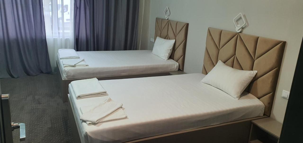 Casa Achim Hotel Baia Mare Bagian luar foto
